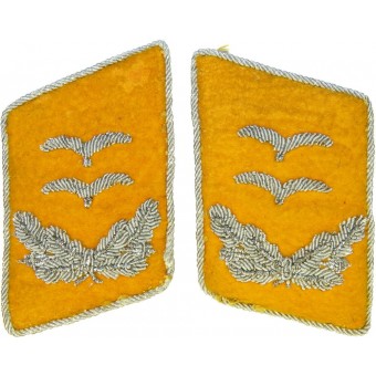 Luftwaffe Oberleutnant pestañas cuello amarillo, mediados guerra. Espenlaub militaria